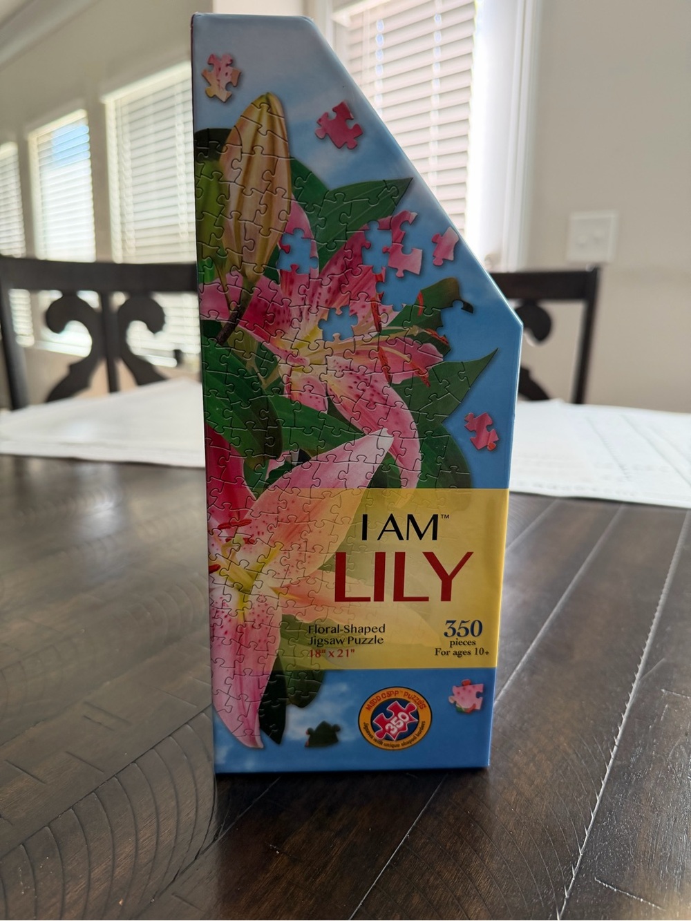 I am Lily floral shape puzzle